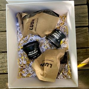 Lush gift box (2 masks + 2 bubble bars)